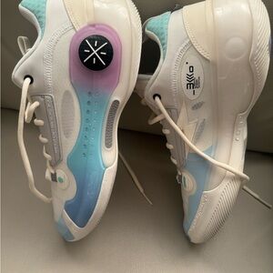 Way of Wades cotton candy colorway shoes like new